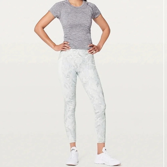 Lululemon Breezy Dot Tights 25" High Rise Mesh Accent Leggings Jasmine White 4 - Picture 13 of 14